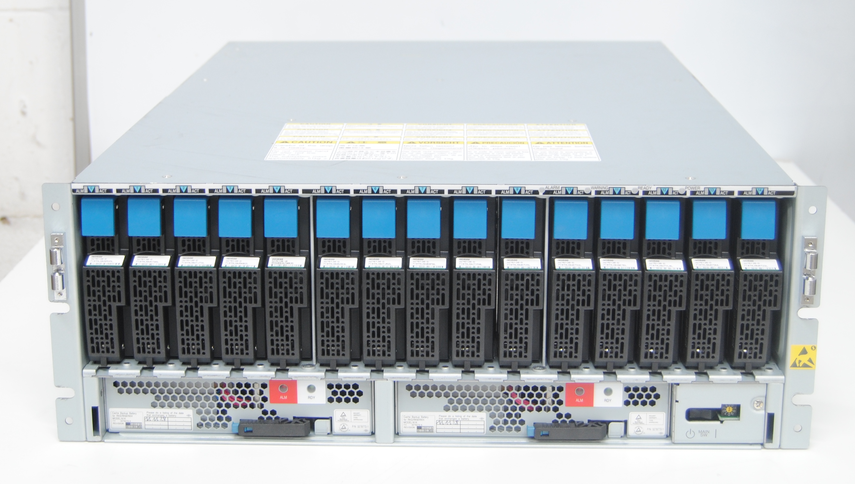 Hitachi AMS2300 SAN Storage / 15x 600 GB SAS AKH600 / 2x 8Gb/s